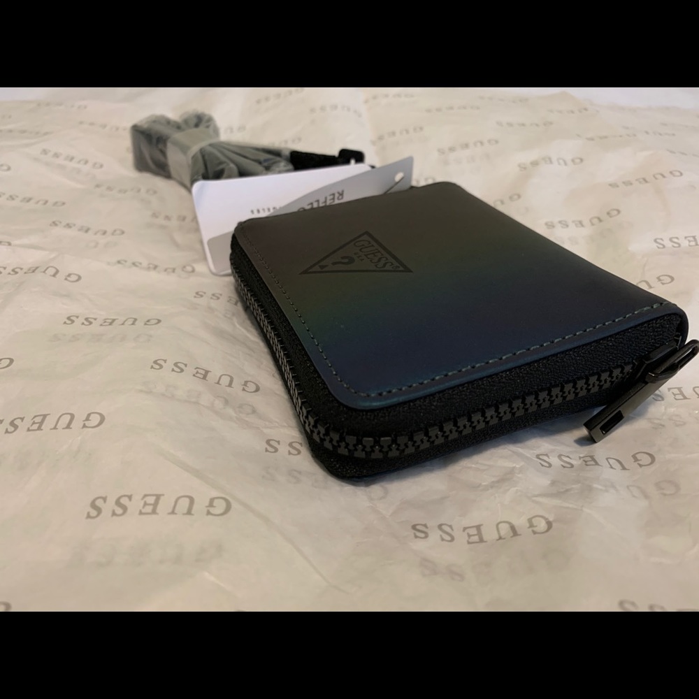 Guess holographic zipper wallet. - Picture 6 of 15